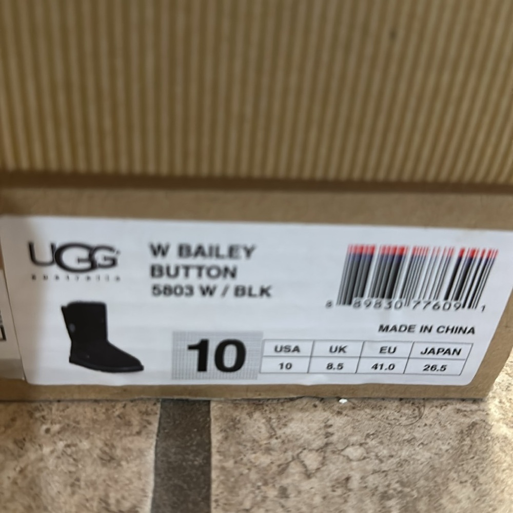 Ugg Bailey Button - image 5